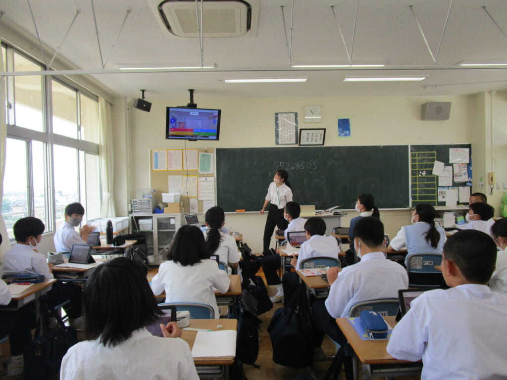 教育実習生教壇実習の風景 – 作新学院